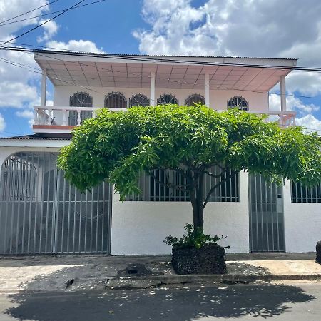 ماناجوا Casa Robles - Room Close To Airport #2 المظهر الخارجي الصورة