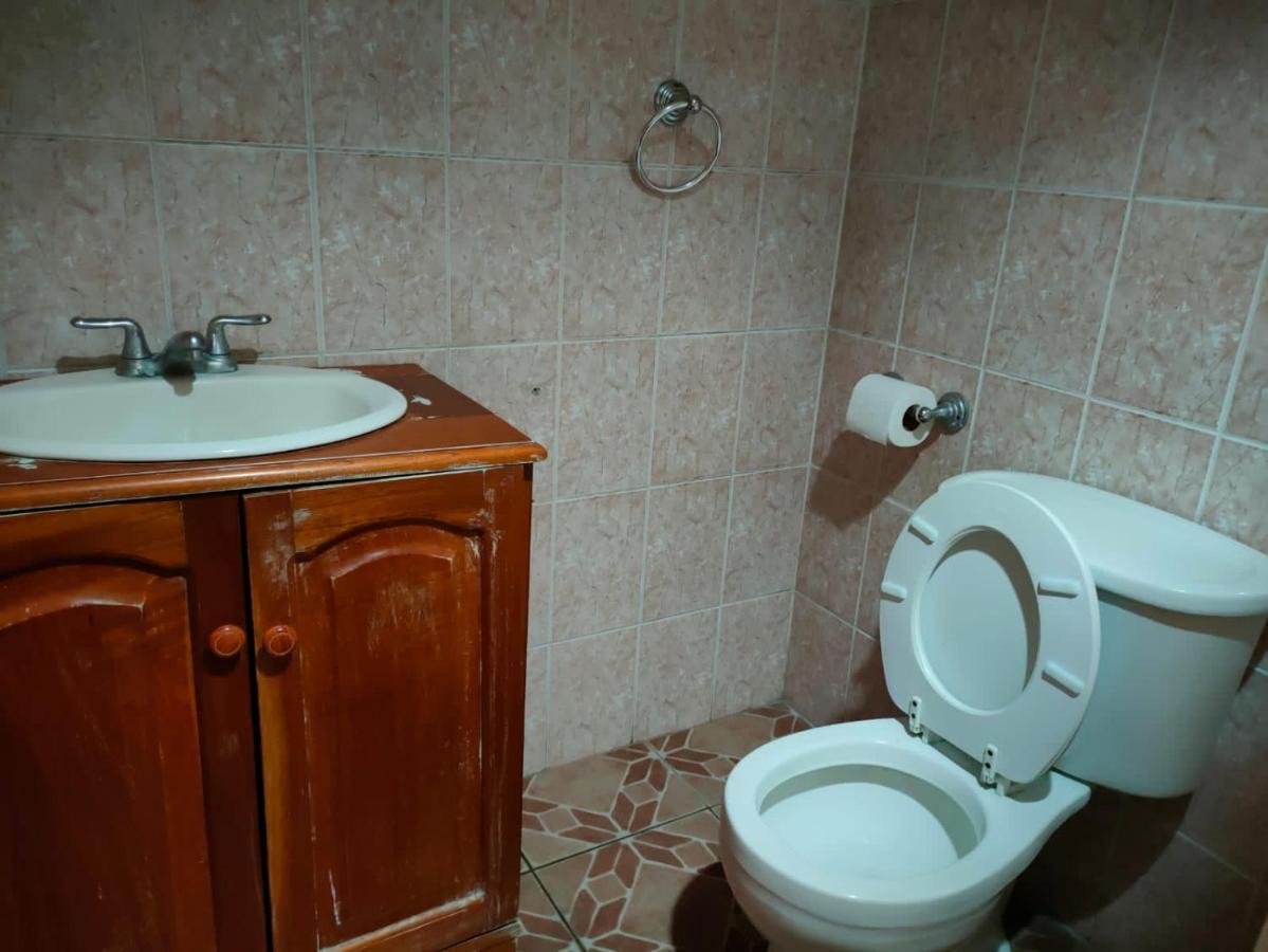 ماناجوا Casa Robles - Room Close To Airport #2 المظهر الخارجي الصورة
